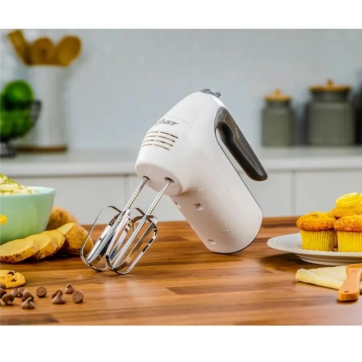 Batidora de Mano Oster 6 Velocidades Blanca FPSTHM3532-053